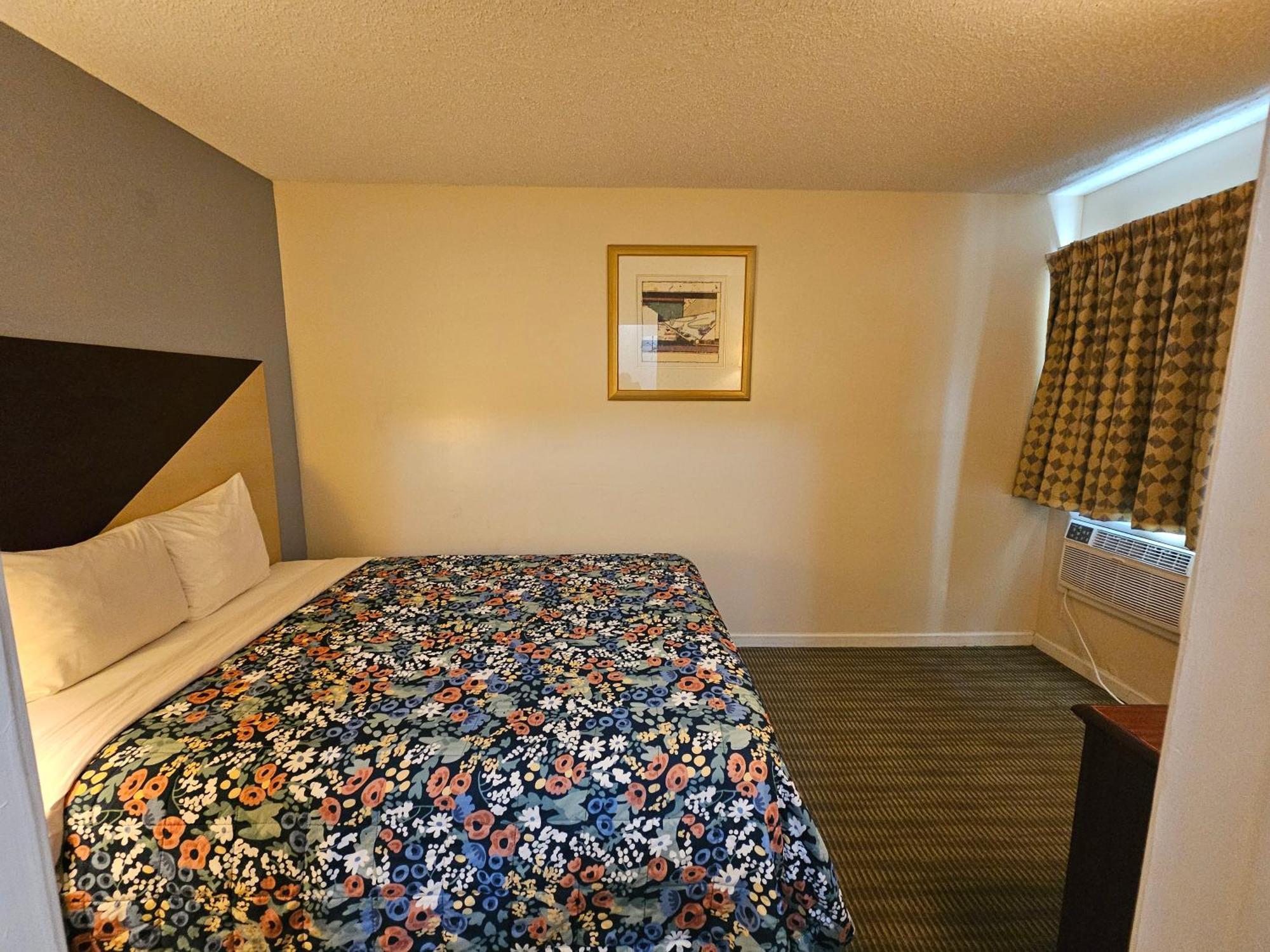 Merrimac & Hotel *